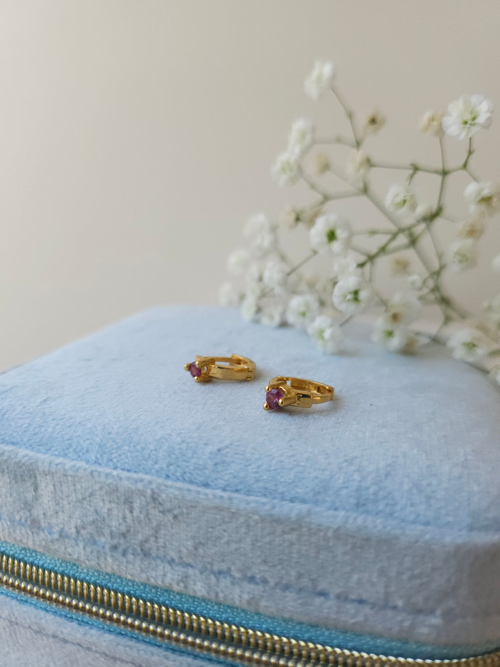 Huggies Ana con Rodolita y cubierta en oro de 14K