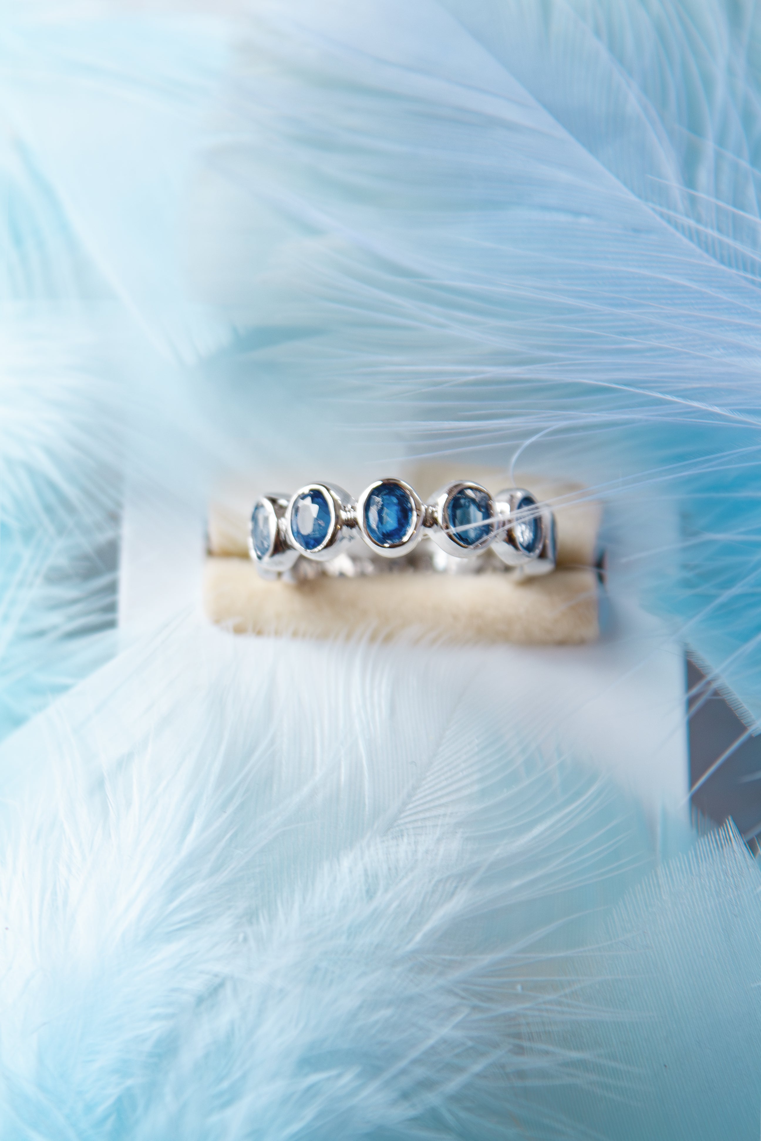 Anillo  Antique con Cianitas y cubierta en Rodio