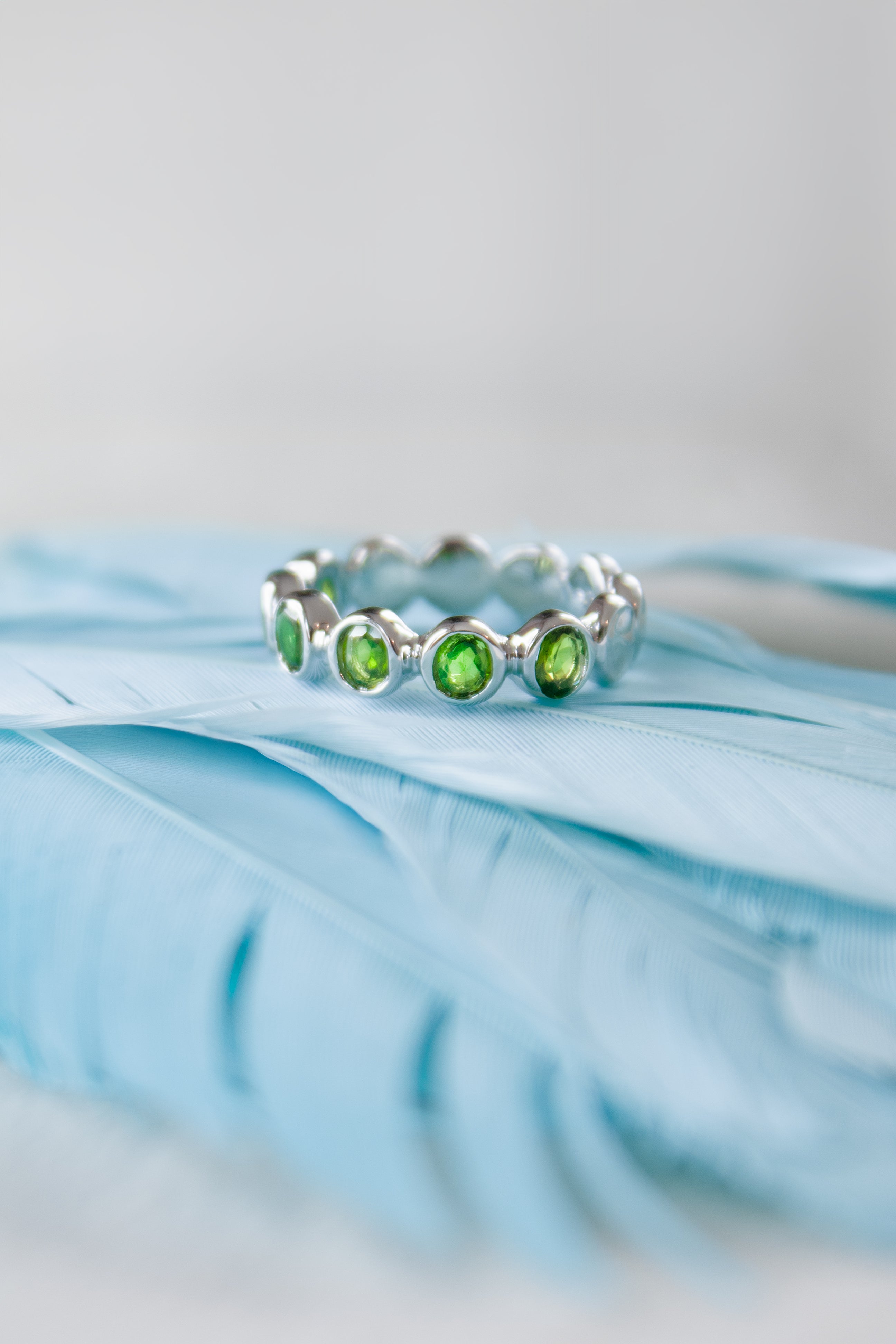 Anillo  Antique con Savorita y cubierta en Rodio