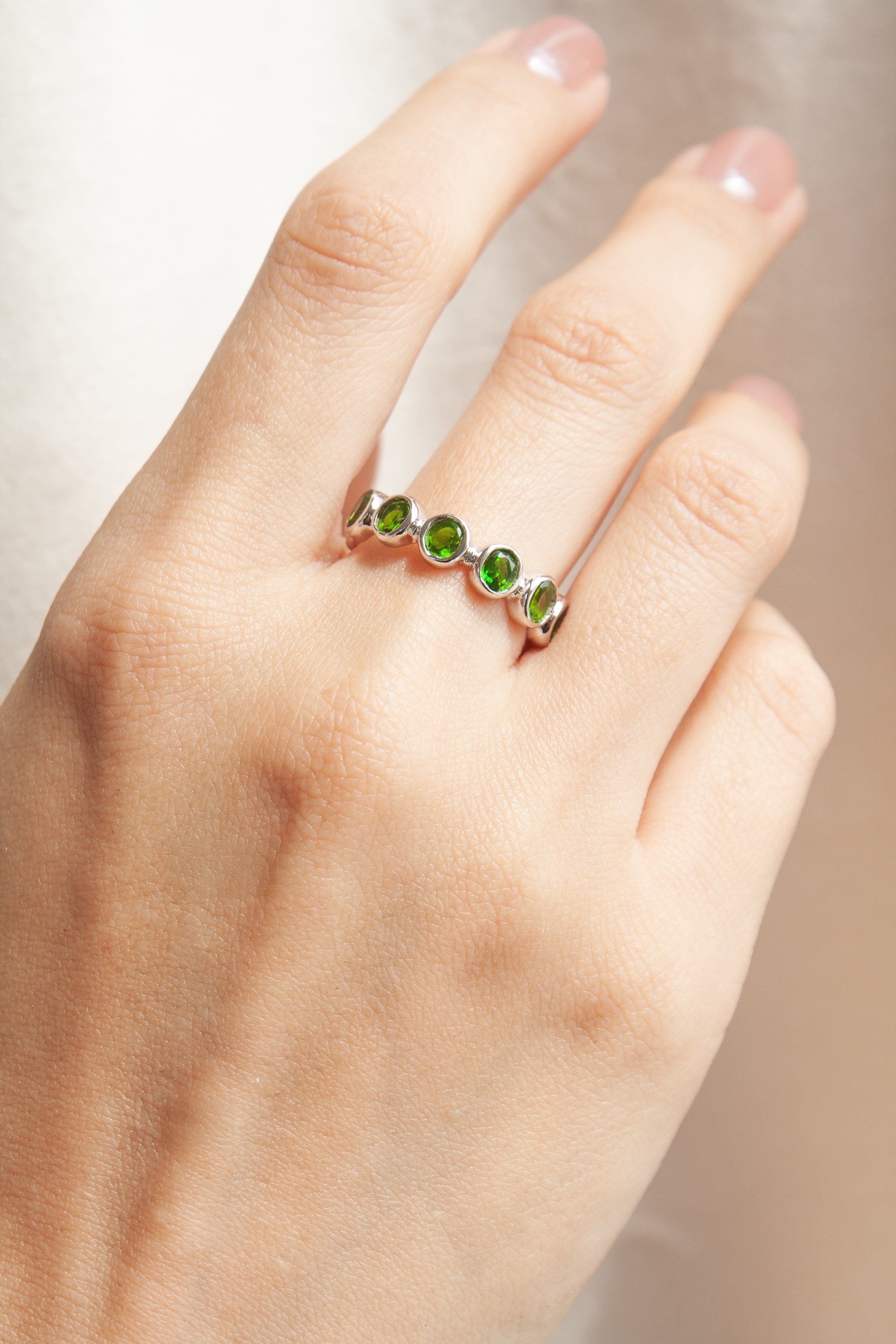 Anillo  Antique con Savorita y cubierta en Rodio