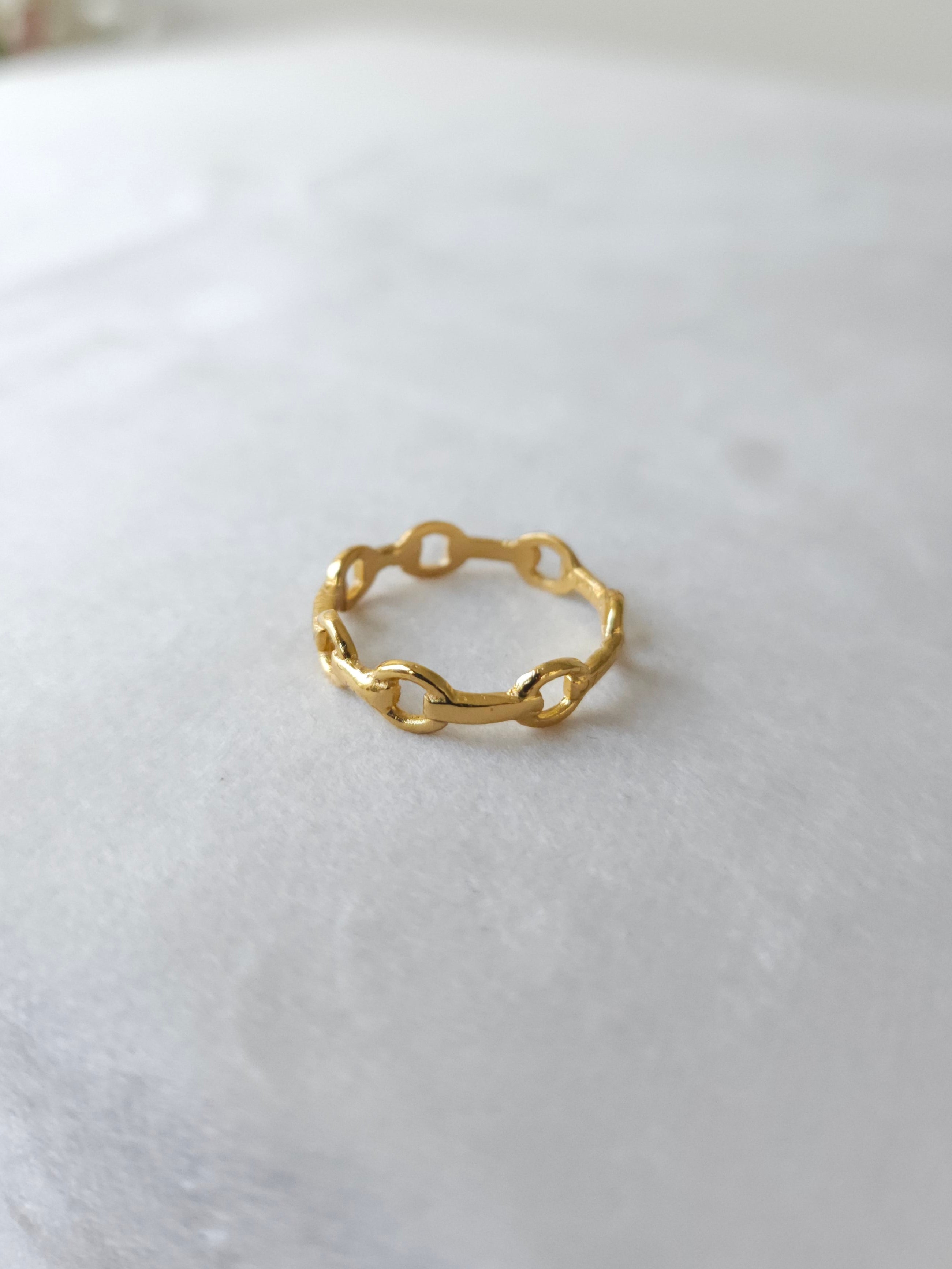 Anillo Cadena con cubierta en Oro