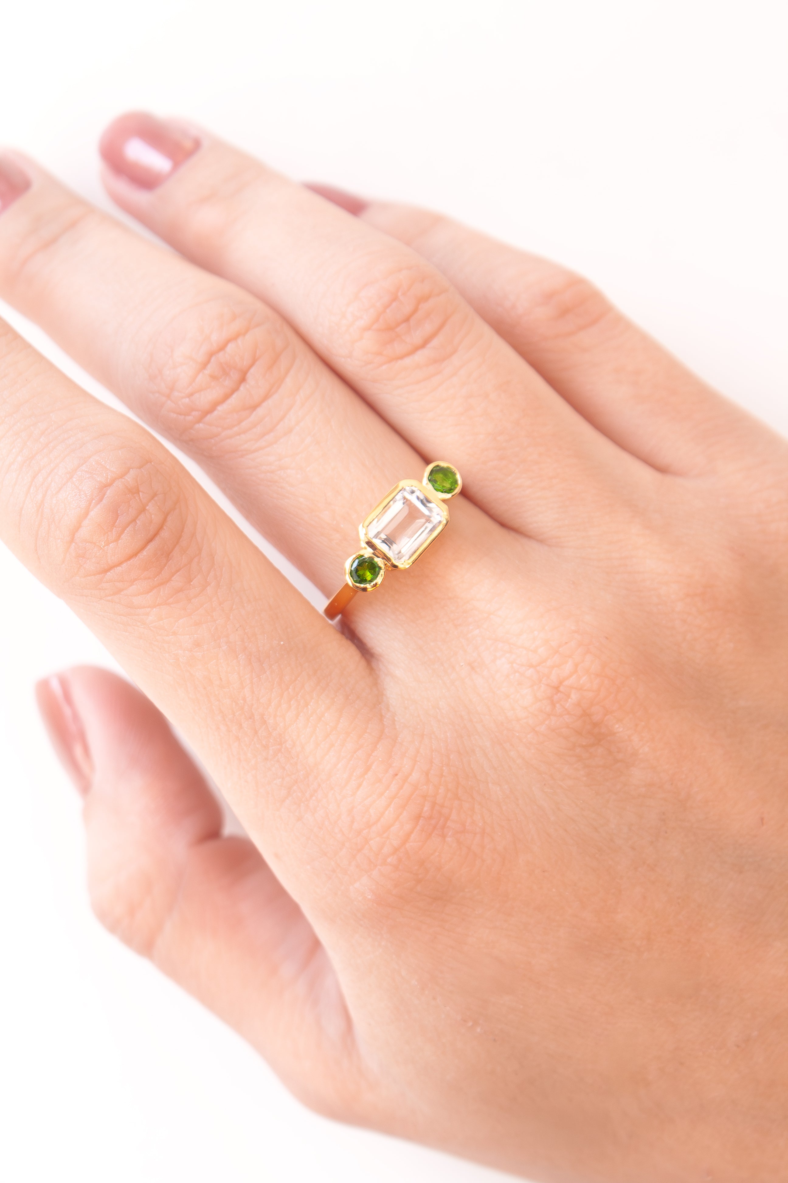 Anillo Clear con Cuarzo y Savoritas con cubierta en Oro