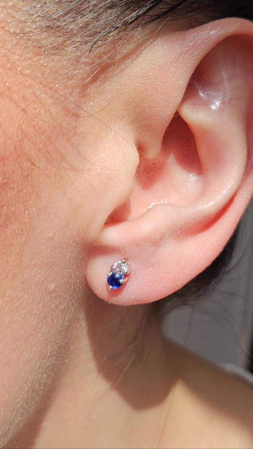 Aretes Dua con Cianita y Cuarzo blanco y cubierta en Rodio