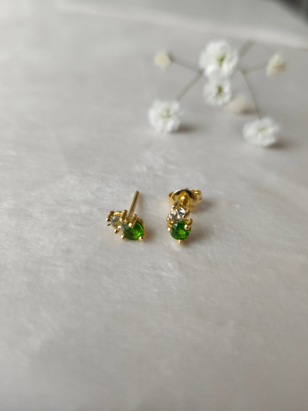 Aretes Dua con Savorita y Cuarzo blanco con cubierta en Oro de 14 K