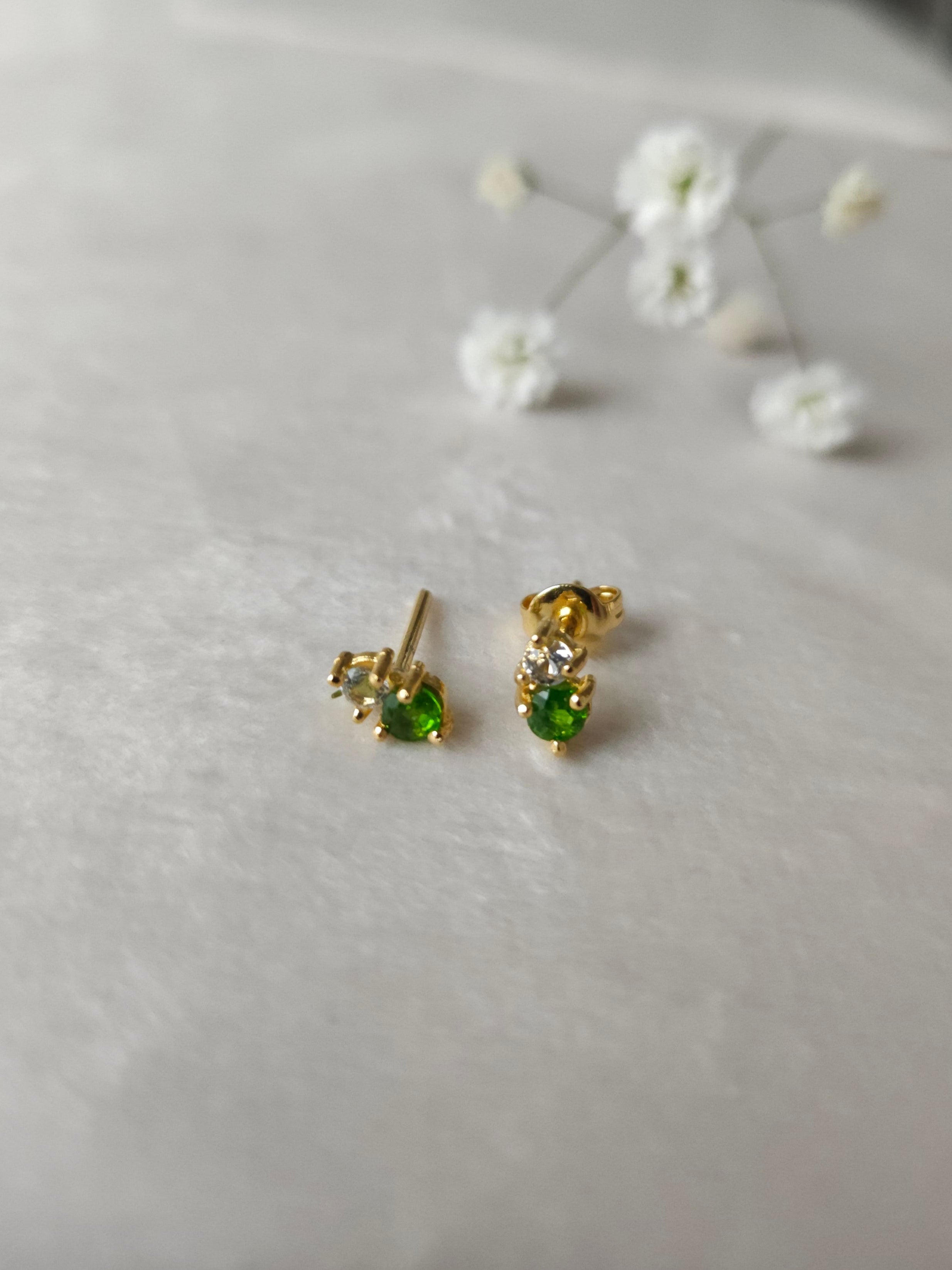 Aretes Dua con Savorita y Cuarzo blanco con cubierta en Oro de 14 K