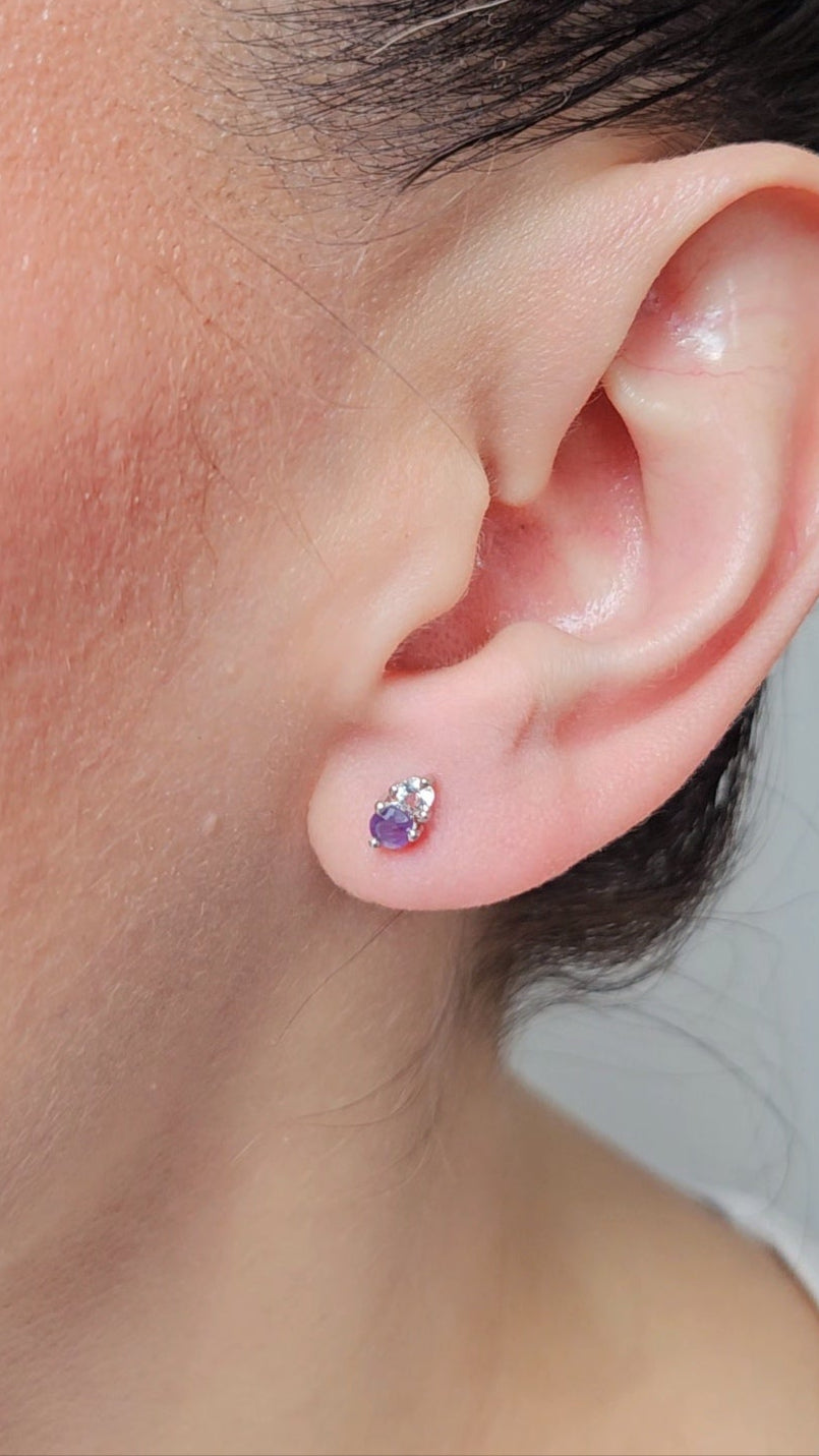 Aretes Dua con Amatista y Cuarzo blanco y cubierta en Rodio