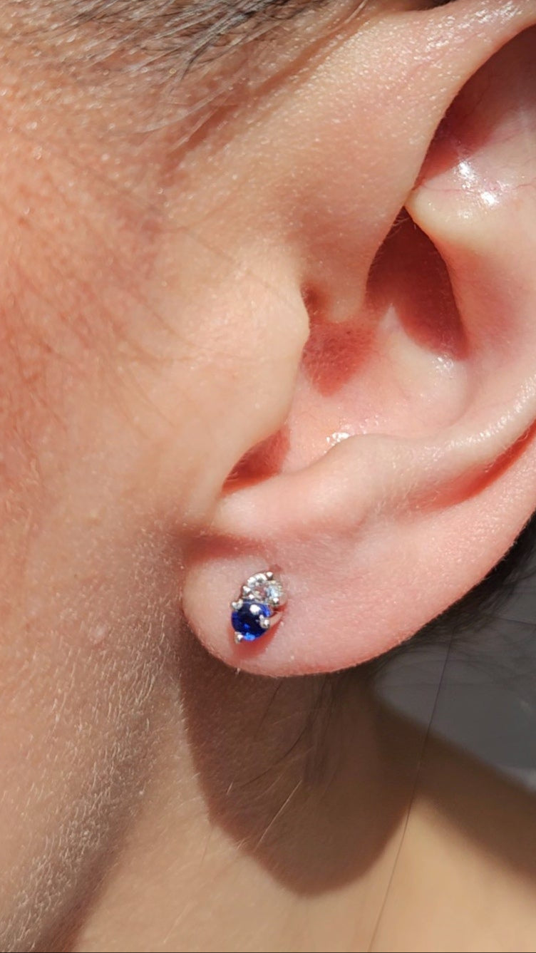 Aretes Dua con Cianita y Cuarzo blanco y cubierta en Rodio