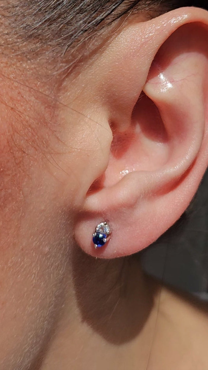 Aretes Dua con Cianita y Cuarzo blanco y cubierta en Rodio
