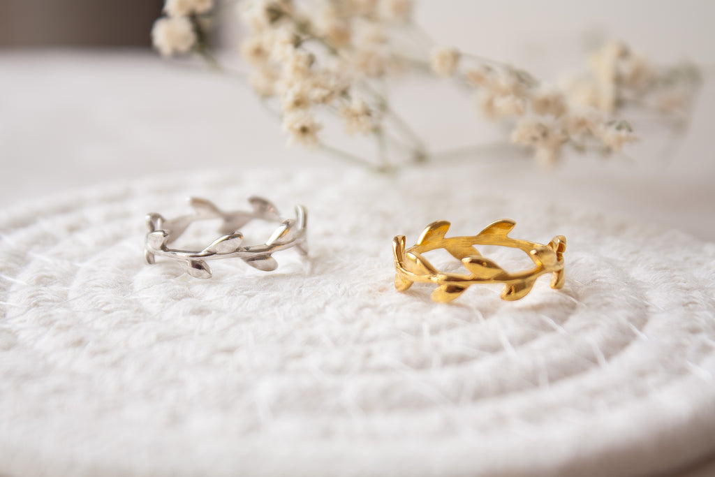 Anillo Hojitas con cubierta en Oro