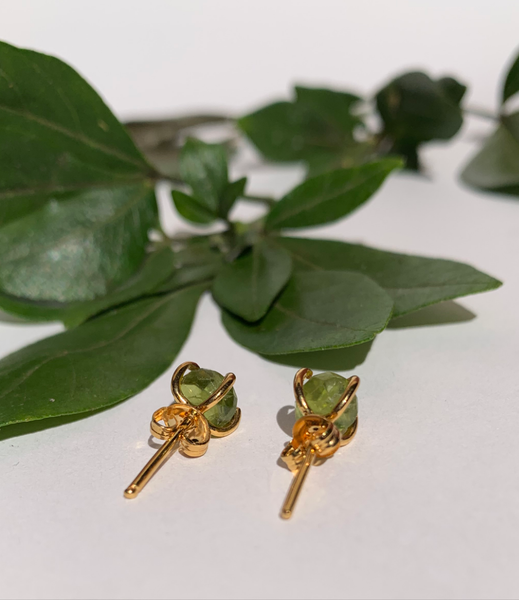 Aretes Dona Peridoto cubierta en Oro