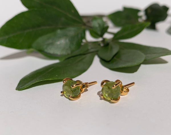 Aretes Dona Peridoto cubierta en Oro
