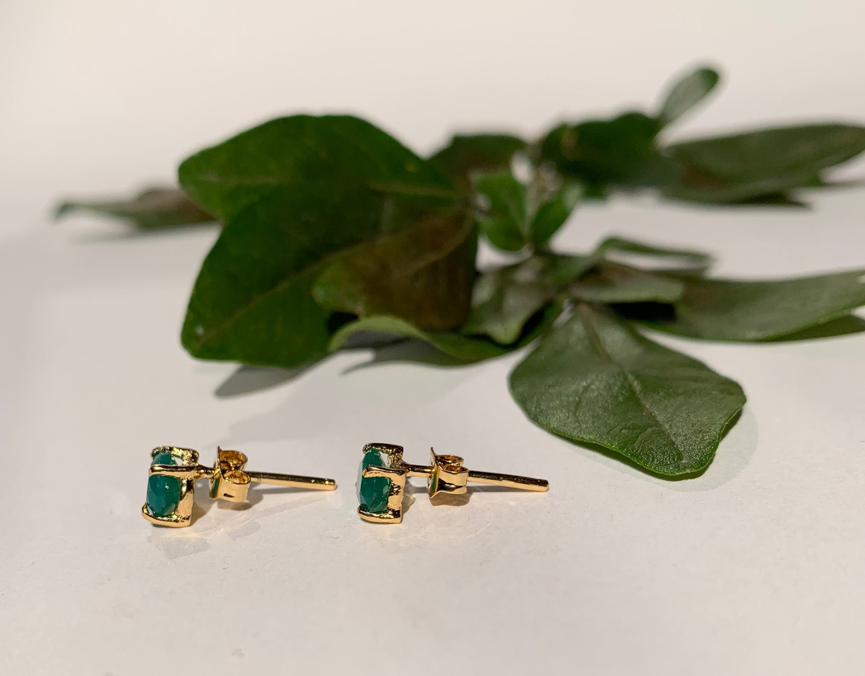Aretes Agatha Oval con cubierta en Oro.