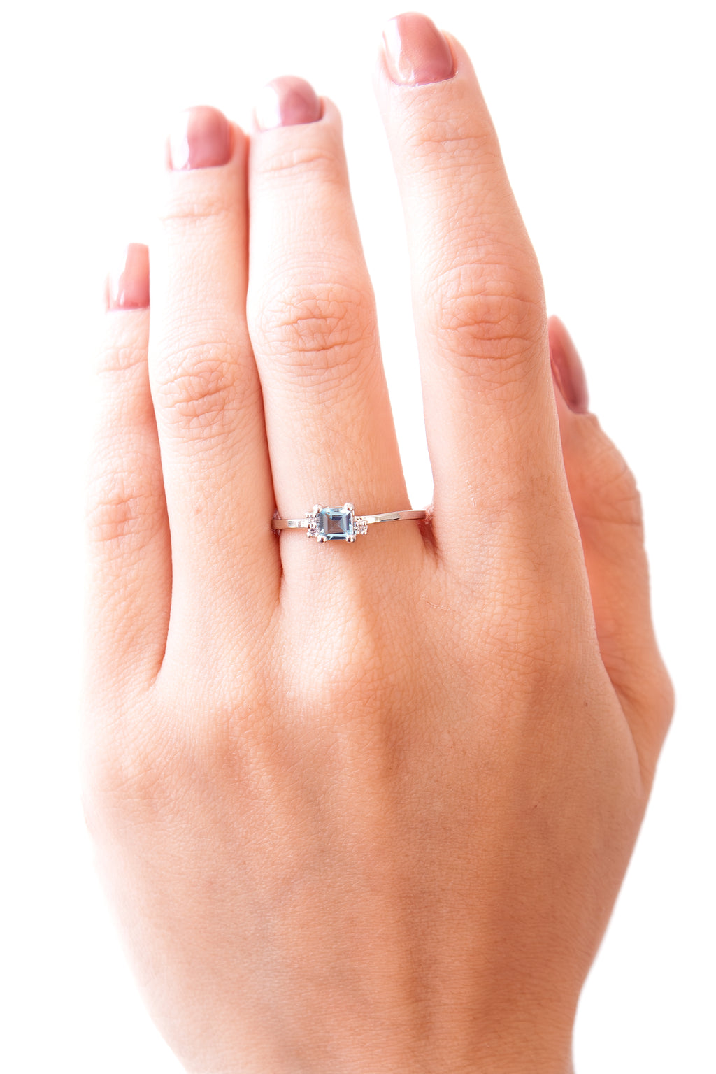 Anillo Maya con Topacio azul y cubierta en Rodio