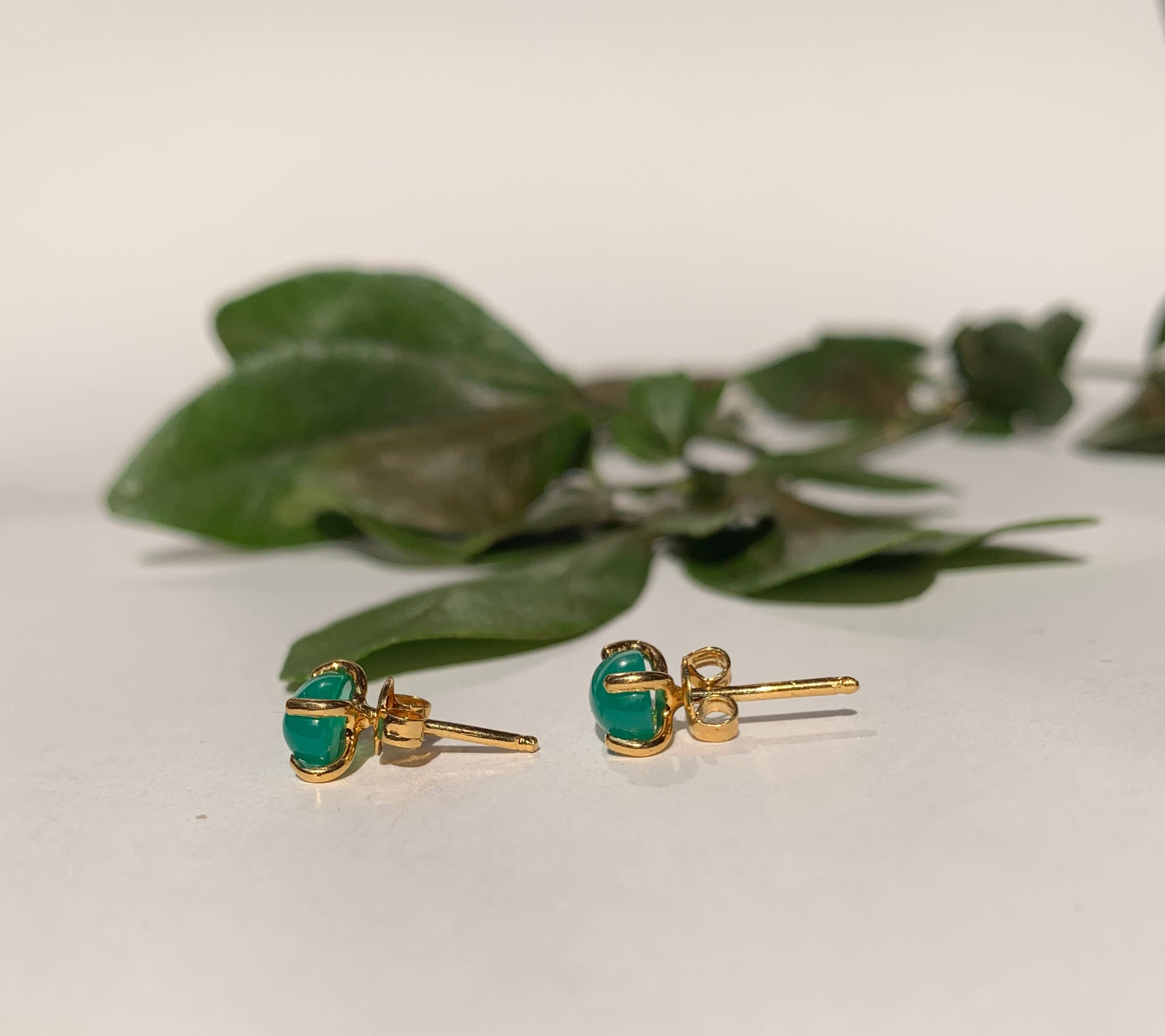 Aretes Oval Cabuchón cubierta en Oro