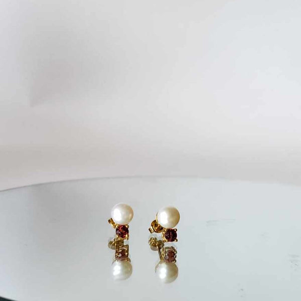 Aretes mini con granates