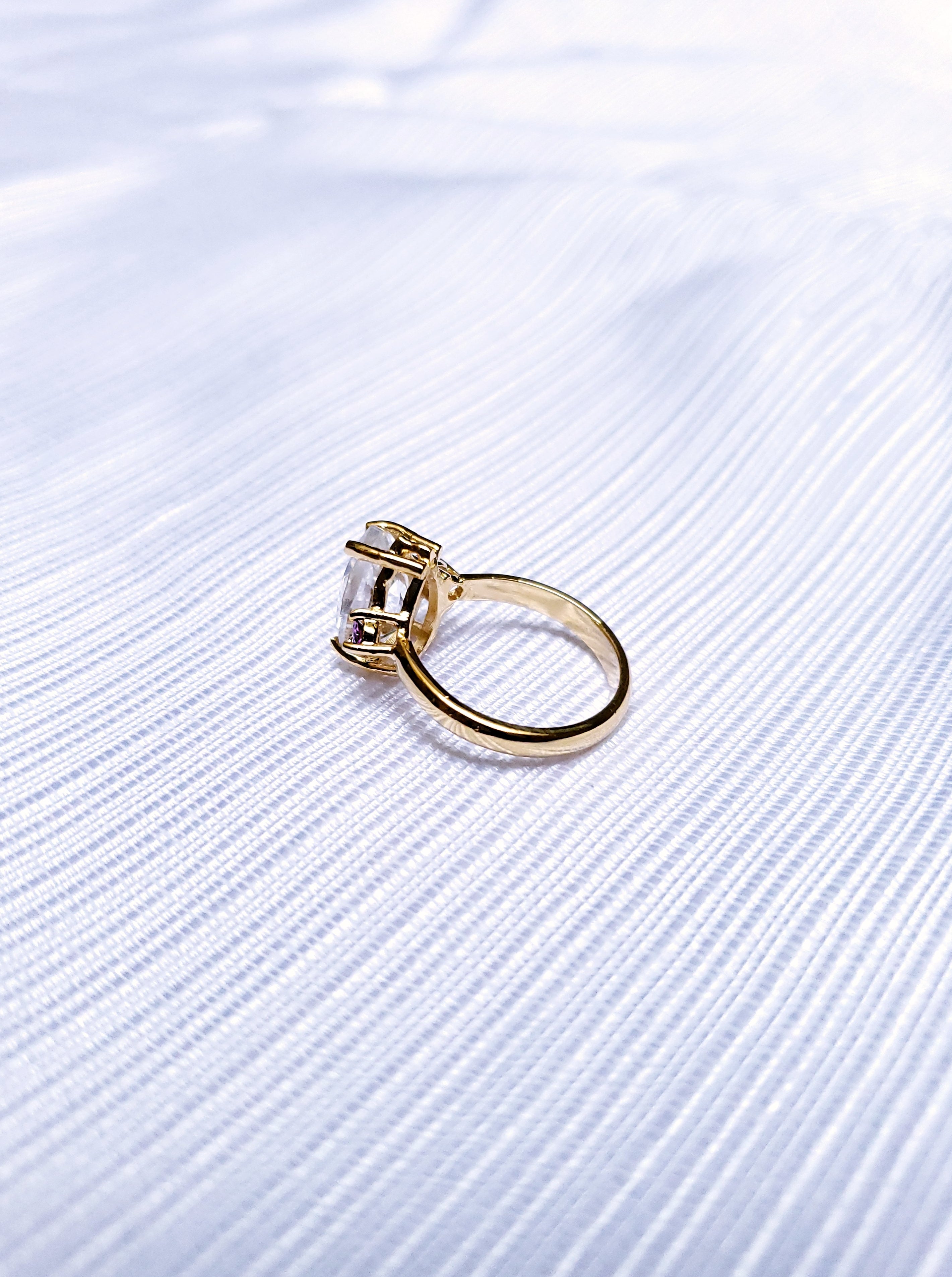 Anillo Adriana con Cuarzo Blanco