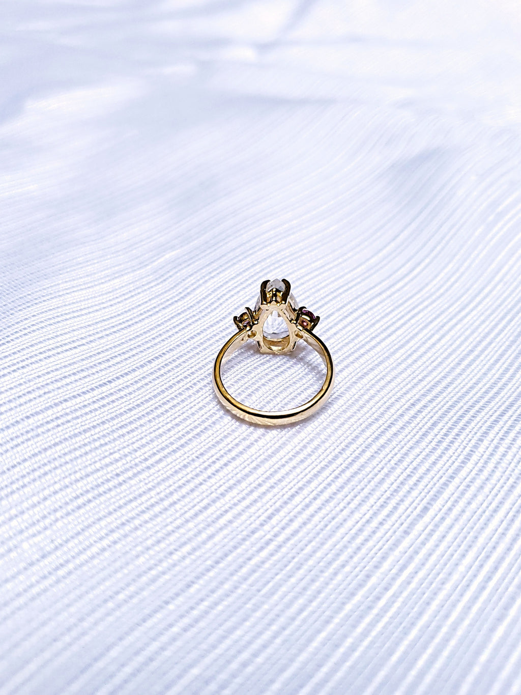Anillo Adriana con Cuarzo Blanco