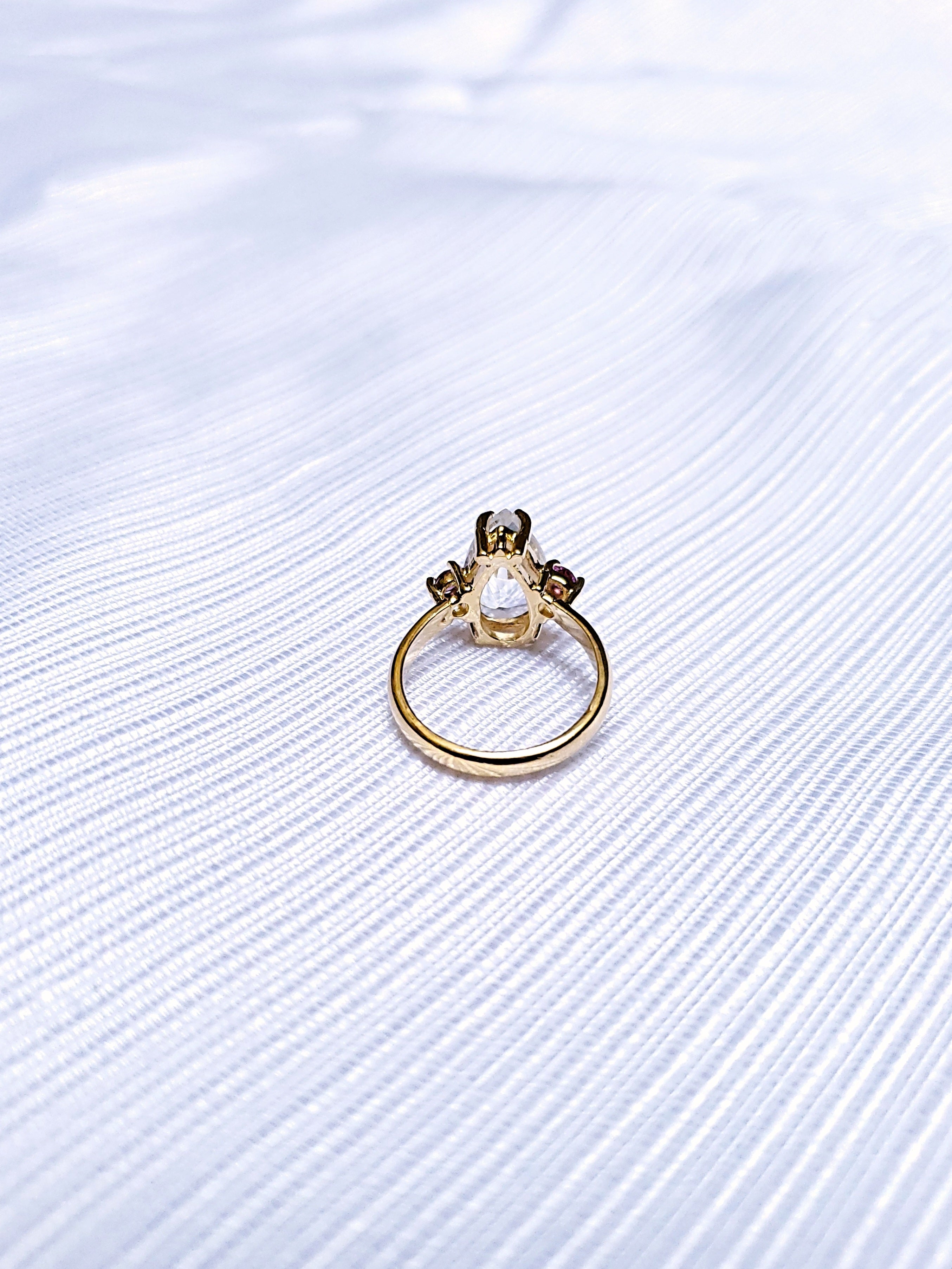 Anillo Adriana con Cuarzo Blanco