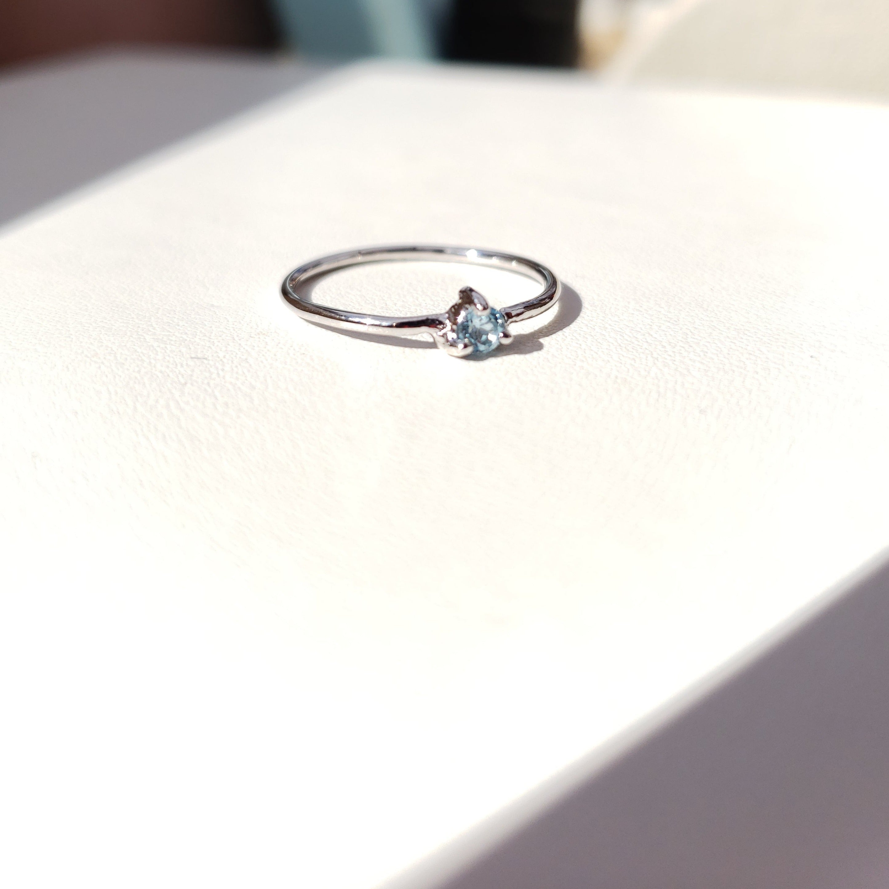 Anillo Mini Eugene con Topacio azul