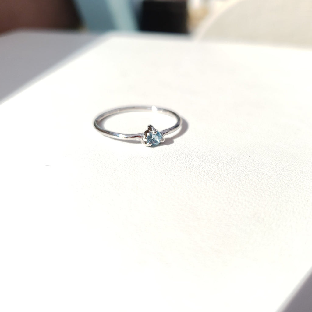 Anillo Mini Eugene con Topacio azul