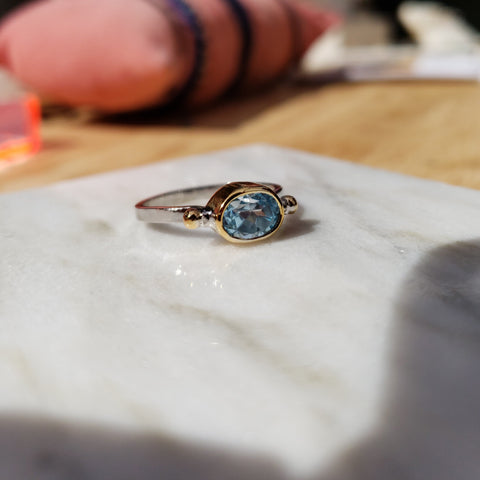 Anillo Margaret con Topacio azul
