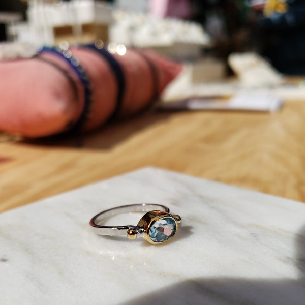 Anillo Margaret con Topacio azul