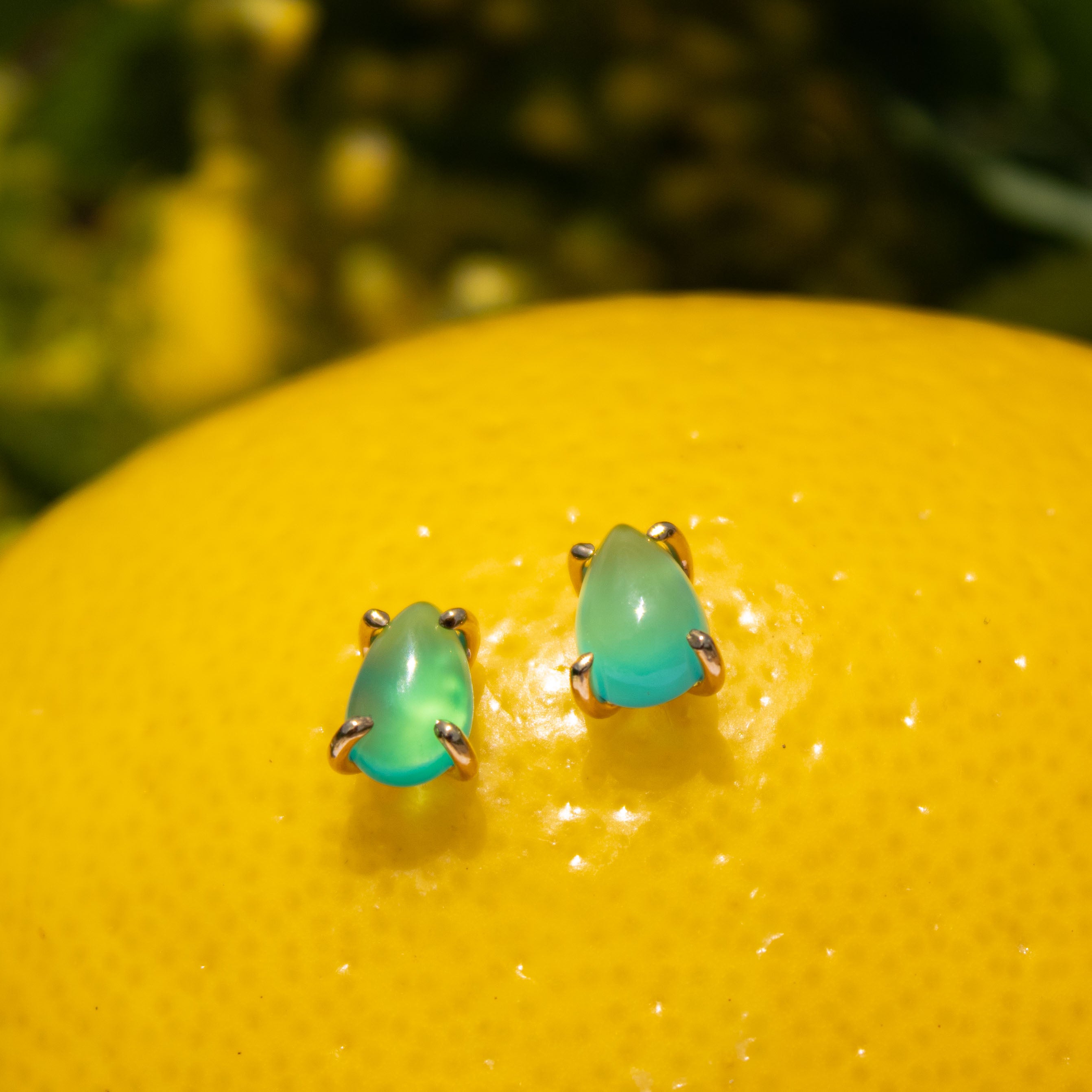 Aretes Agatha verde con cubierta en Oro