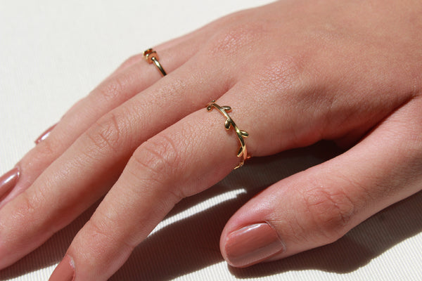 Anillo hojas