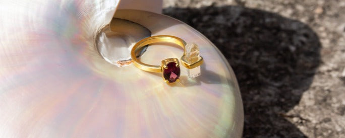 Anillo Cuarzo y Gema con Rodolita