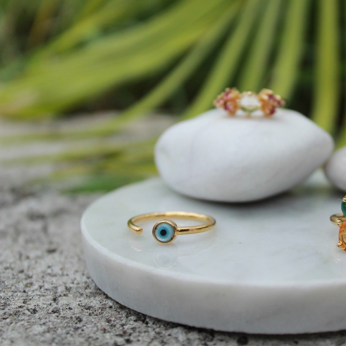 Anillo de Ojo Turco y cubierta en Oro